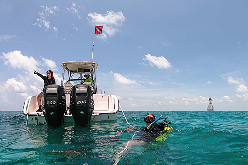 Starting Dive from Boat at Tennessee Lighthouse Reef Site